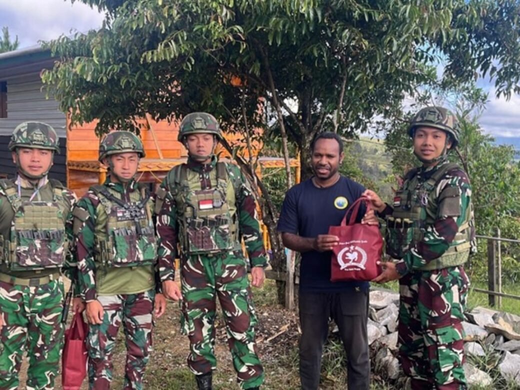 TNI Satgas Yonif 521DY Tebar Kasih di Papua, Pastikan Natal Damai dan Sambut Tahun Baru 2026 dengan Aman TNI Satgas Yonif 521DY Tebar Kasih di Papua, Pastikan Natal Damai dan Sambut Tahun Baru 2026 dengan Aman