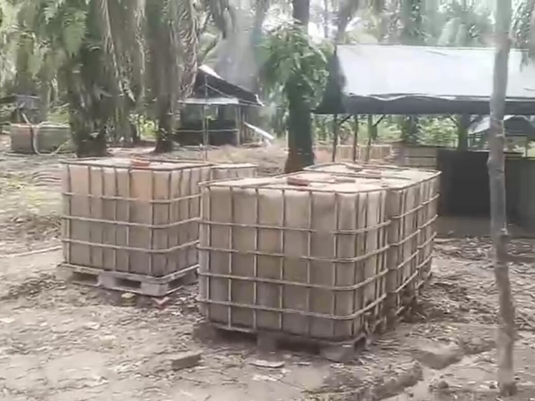 Diduga Lokasi Penyulingan Minyak Ilegal di Keban